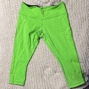 Lululemon Athletica Vibrant Black / Green Reversible Crop Leggings